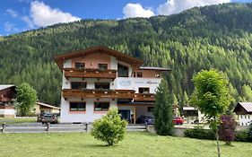 Haus Alpina & Landhaus Schoepf